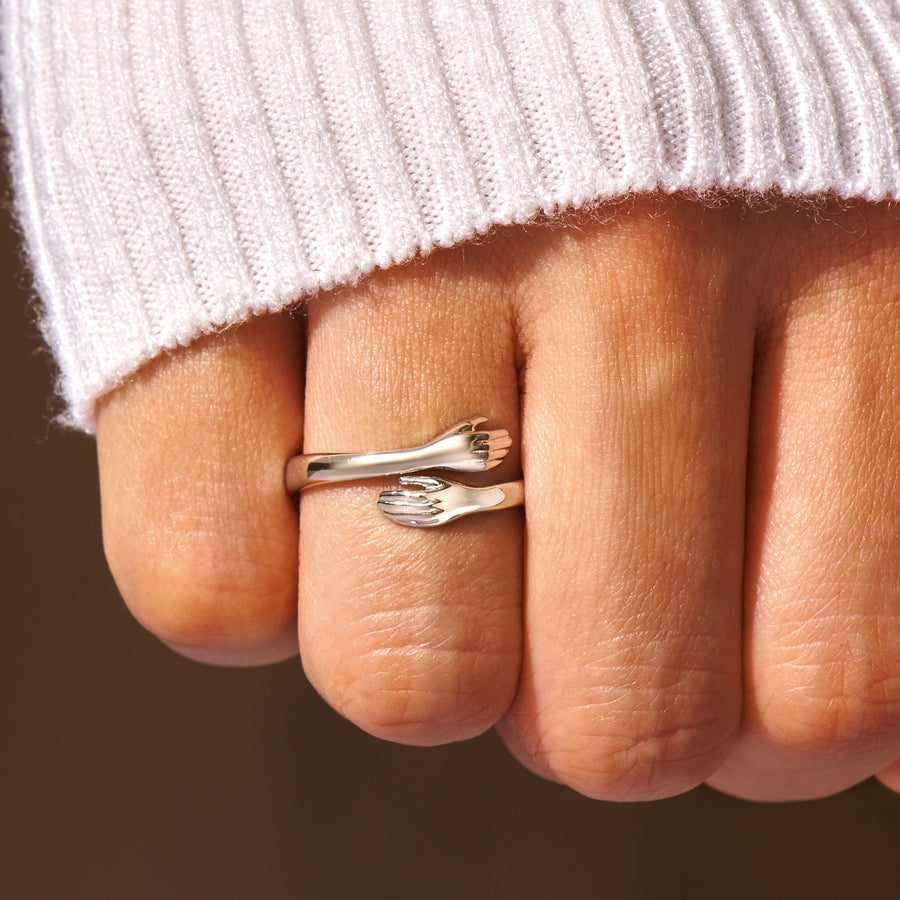 Anillo de Abrazo Eterno