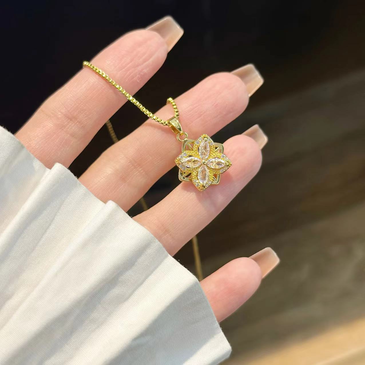 Flor 4 Petalos Giratoria