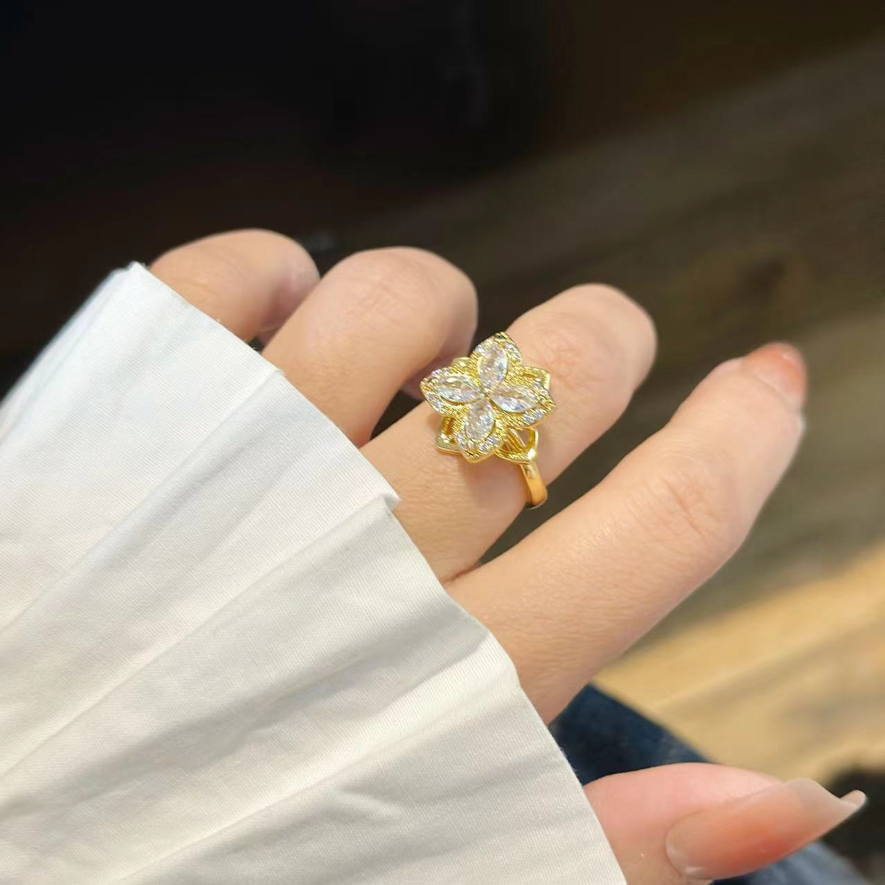 Flor 4 Petalos Giratoria