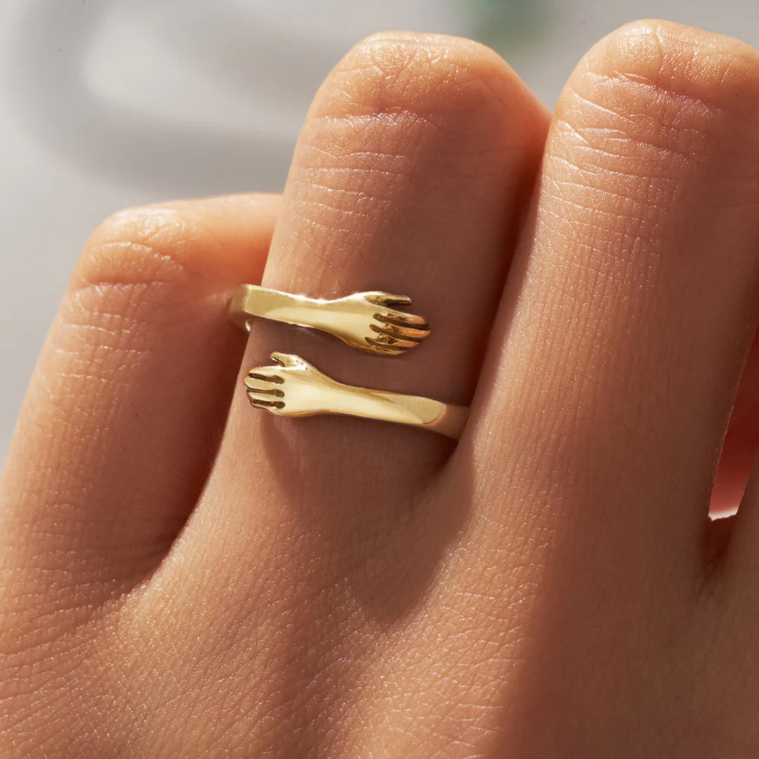 Anillo de Abrazo Eterno