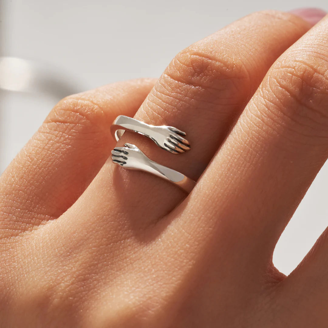 Anillo de Abrazo Eterno